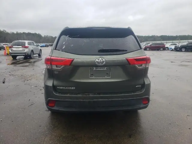 2017 TOYOTA HIGHLANDER LE  