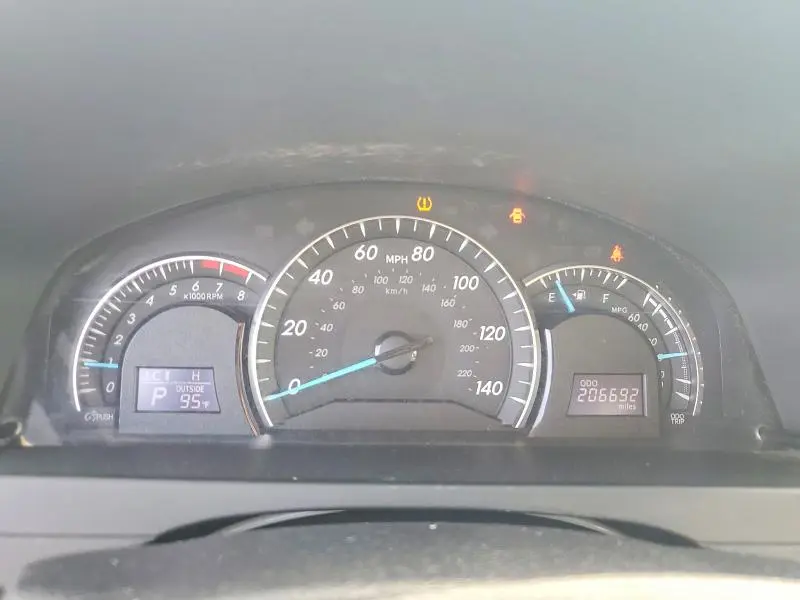 2014 TOYOTA CAMRY XLE  