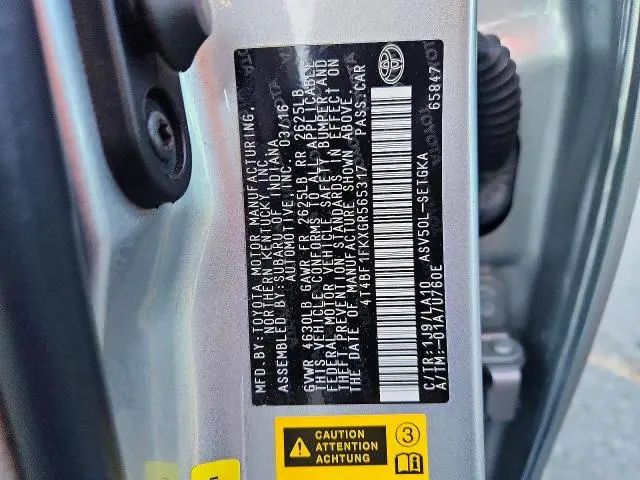 2016 TOYT CAMRY XLE  