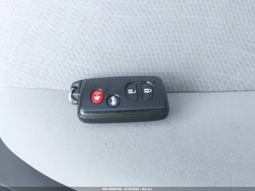 2011 TOYOTA CAMRY HYBRID  