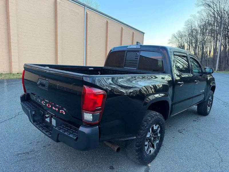 2020 TOYOTA TACOMA SR5  