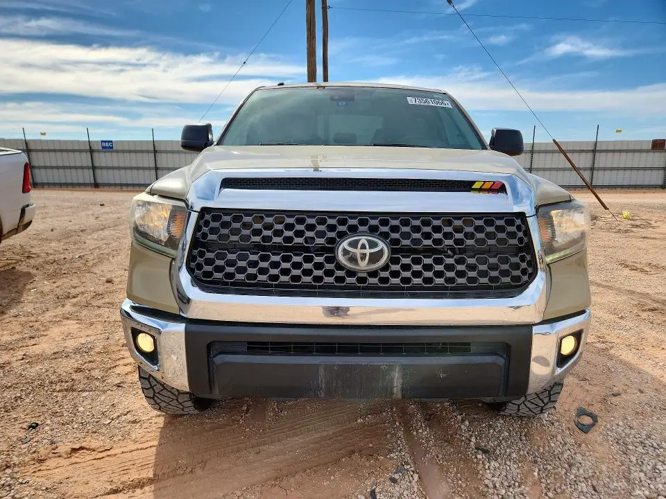 2019 TOYOTA TUNDRA CREWMAX SR5  