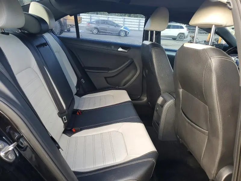 2016 VOLKSWAGEN JETTA SPORT  