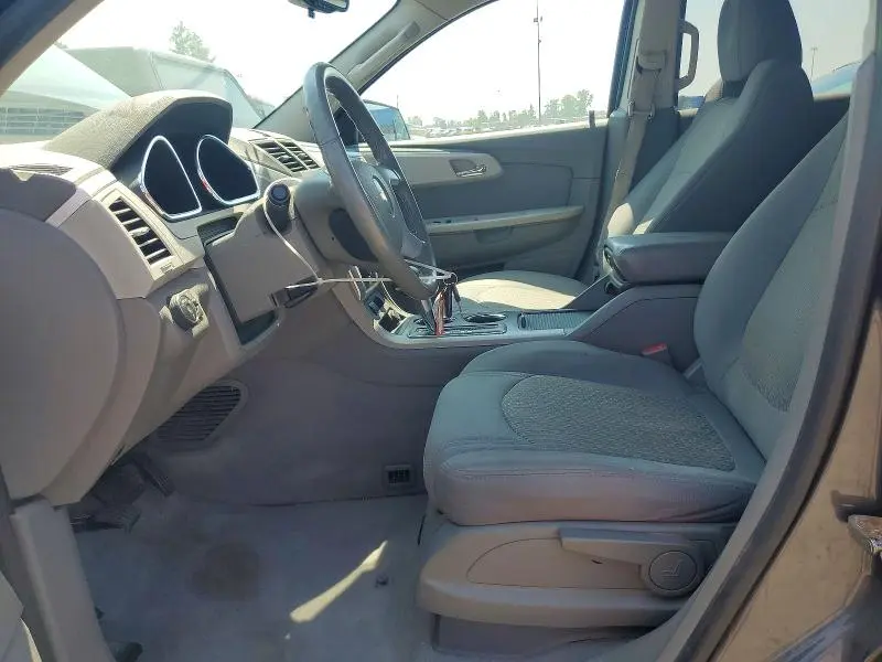 2012 CHEVROLET TRAVERSE LS  