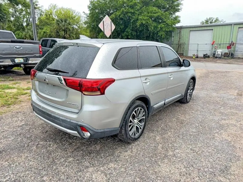 2018 MITSUBISHI OUTLANDER SE  