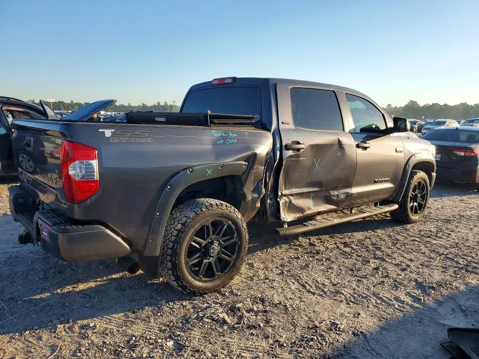 2018 TOYOTA TUNDRA CREWMAX SR5  