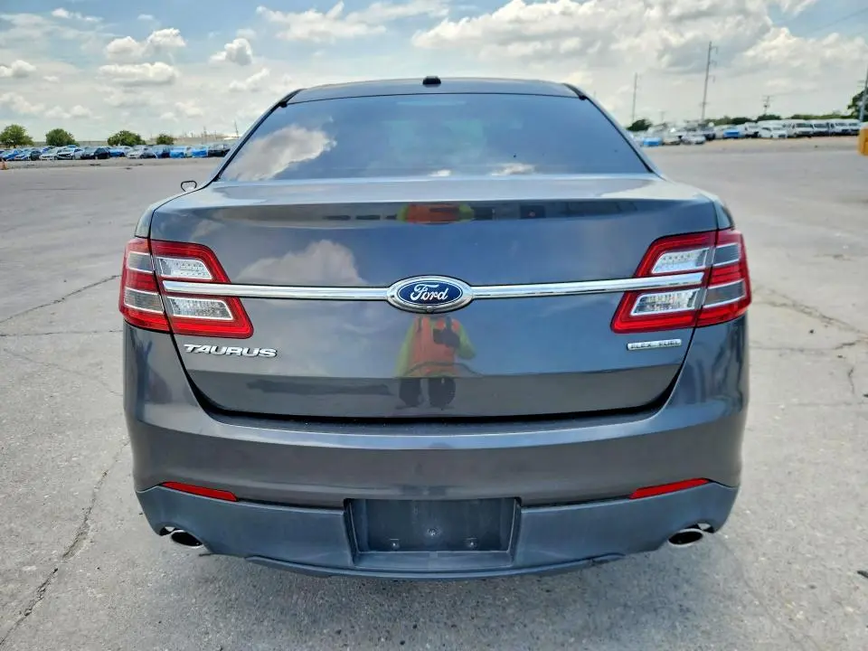 2017 FORD TAURUS SE  