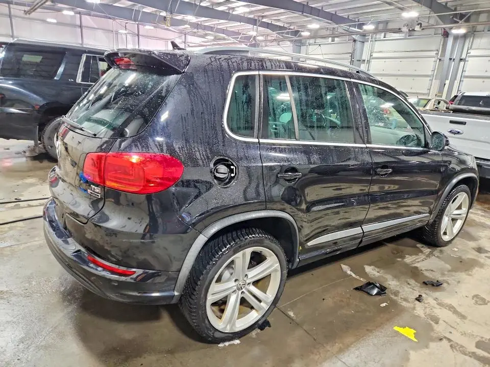 2016 VOLKSWAGEN TIGUAN S  