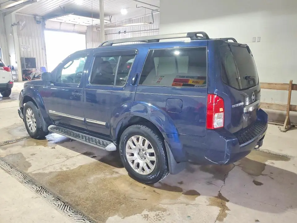 2011 NISSAN PATHFINDER S  