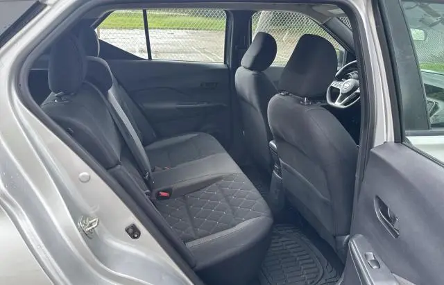 2020 NISSAN KICKS S  