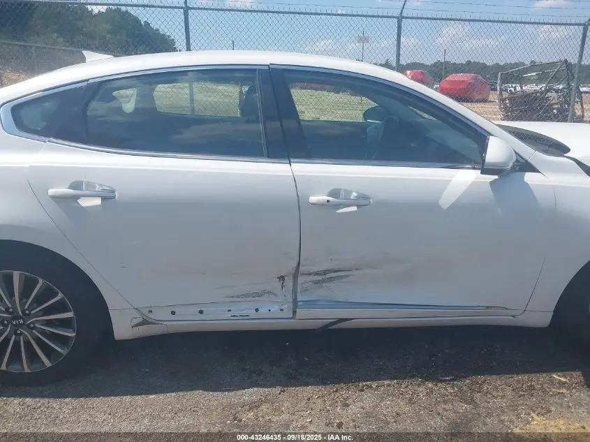 2017 KIA CADENZA PREMIUM