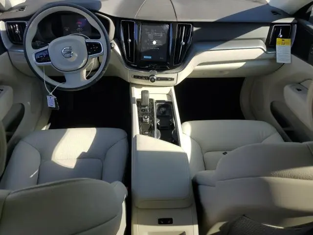 2025 VOLVO XC60 CORE  
