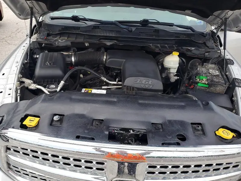 2016 RAM 1500 SLT  