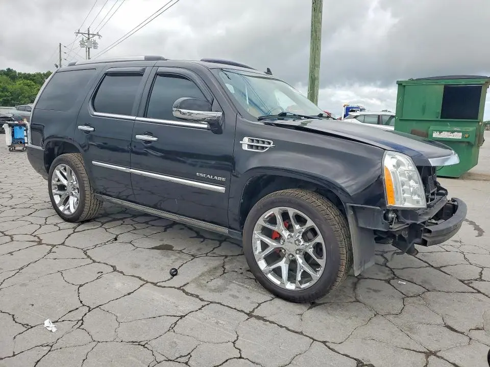 2011 CADILLAC ESCALADE PLATINUM  