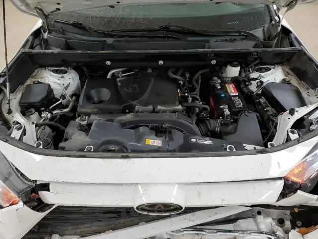 2021 TOYOTA RAV4 XLE  