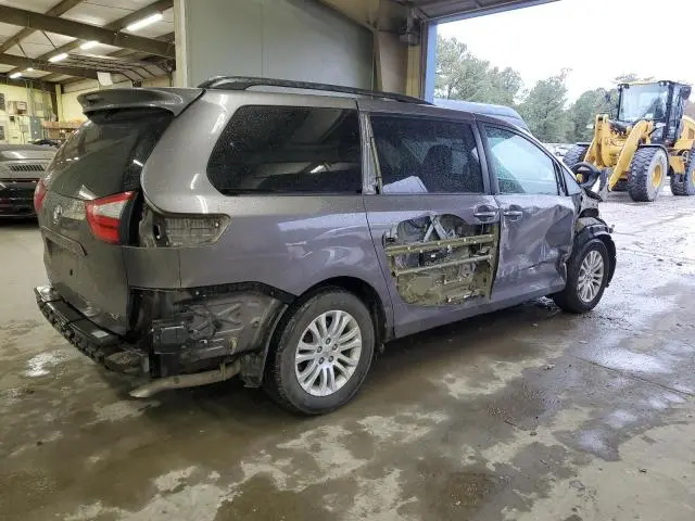 2015 TOYOTA SIENNA XLE  