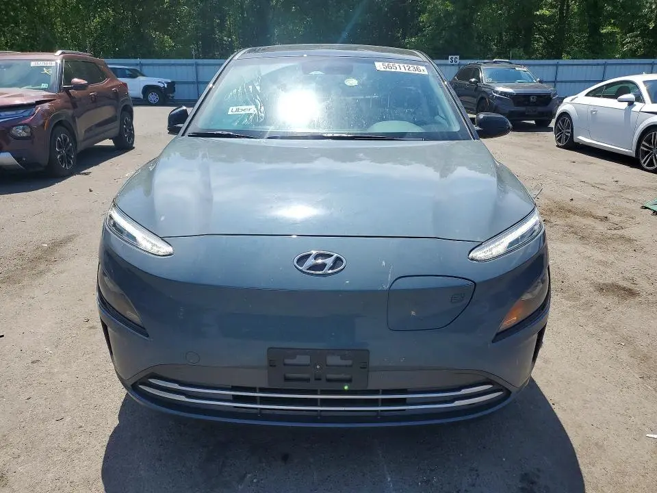 2023 HYUNDAI KONA SE  