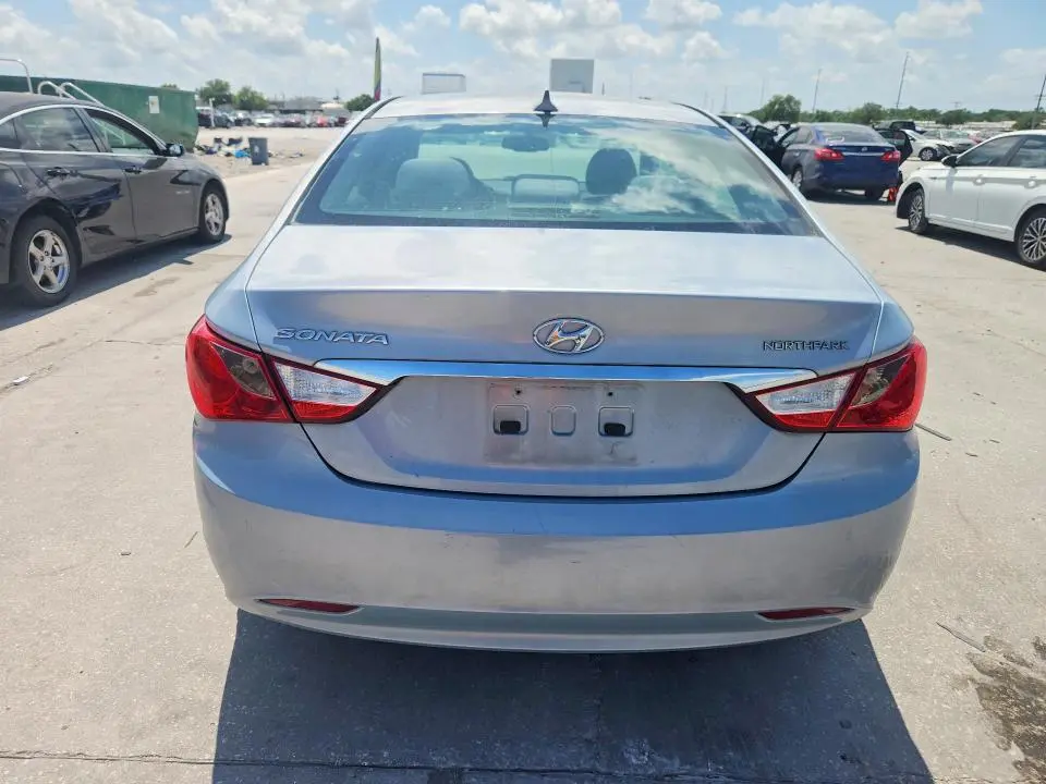 2013 HYUNDAI SONATA GLS  