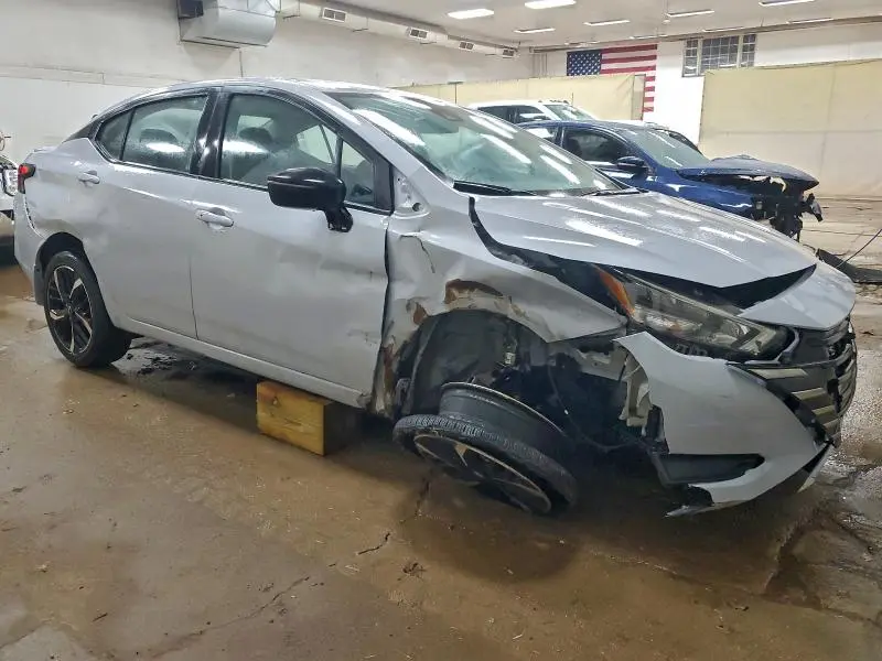 2024 NISSAN VERSA SR  