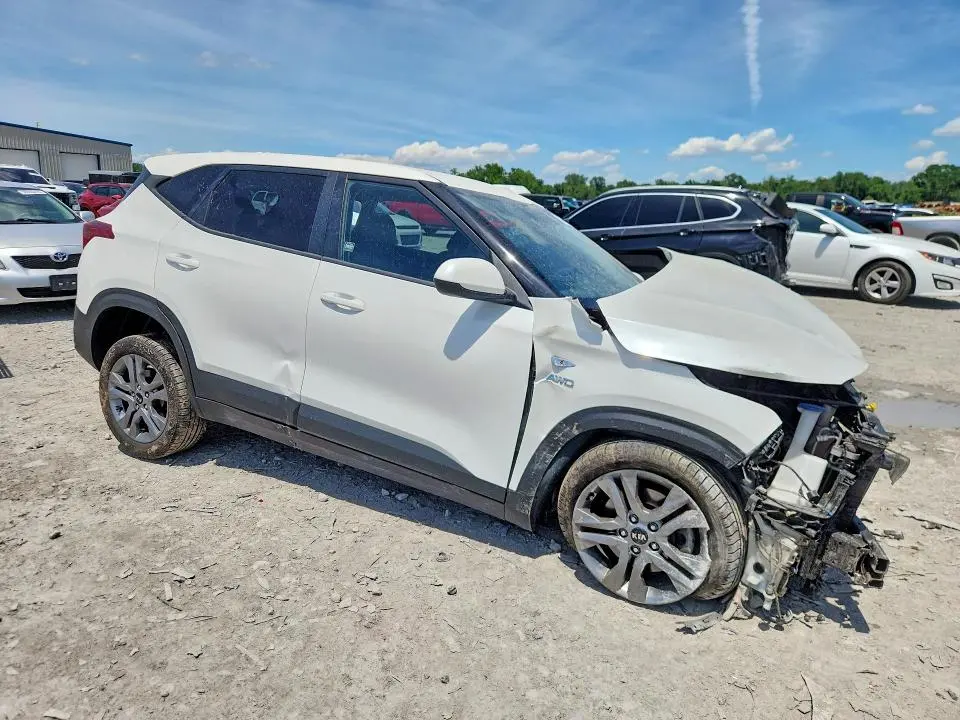 2021 KIA SELTOS LX  