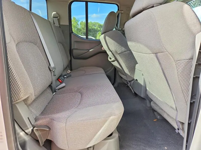 2021 NISSAN FRONTIER SV  
