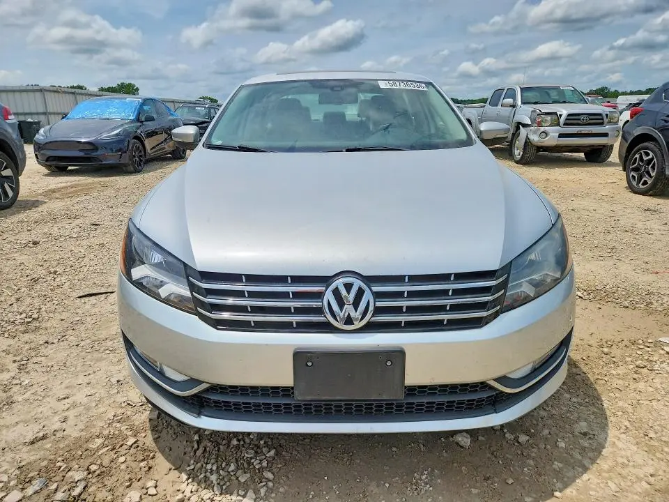 2012 VOLKSWAGEN PASSAT SE  