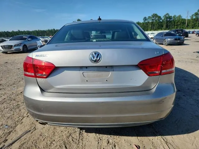 2013 VOLKSWAGEN PASSAT SE  