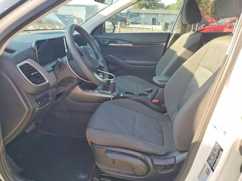 2024 KIA SELTOS LX  