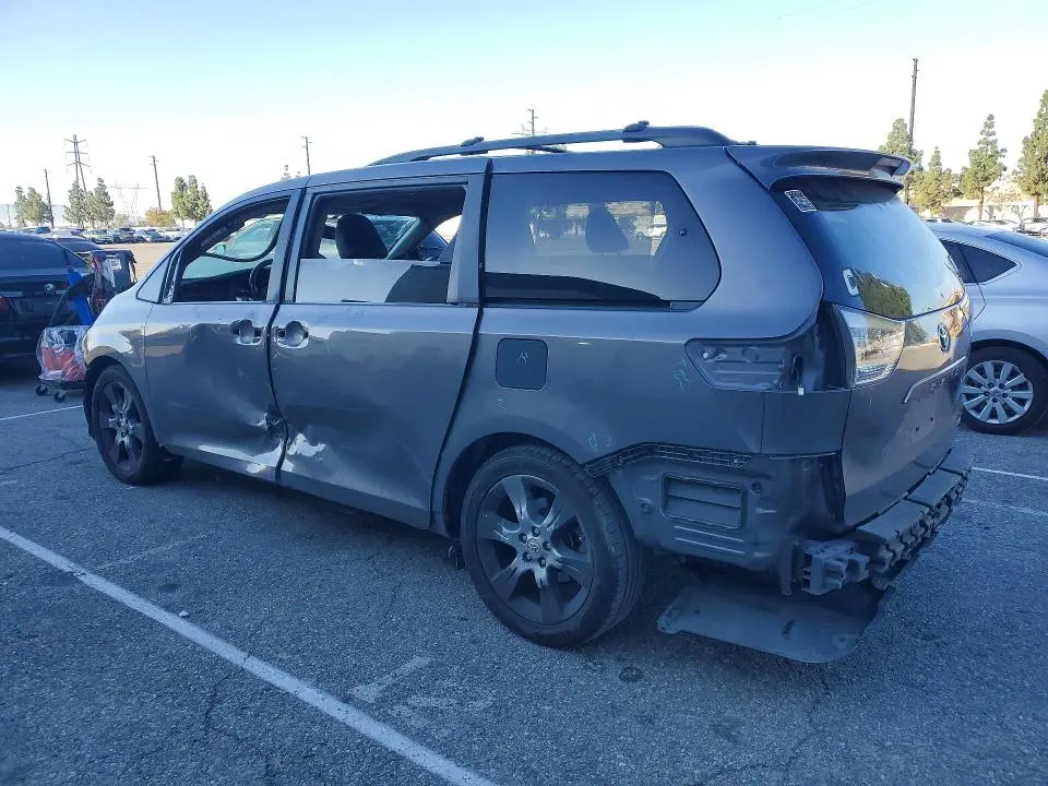 2015 TOYOTA SIENNA SPORT  