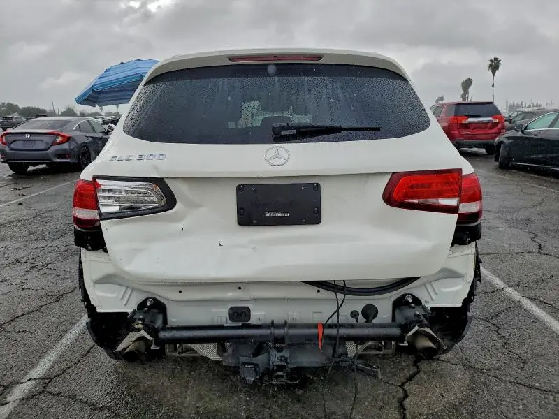 2016 MERCEDES-BENZ GLC 300  