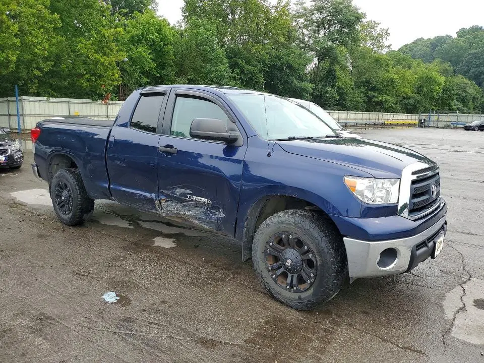 2013 TOYOTA TUNDRA DOUBLE CAB SR5  