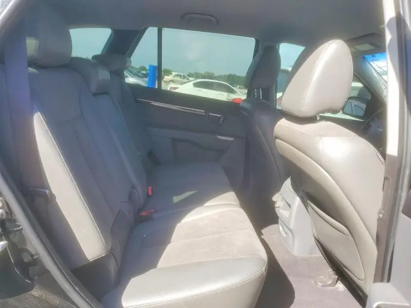 2011 HYUNDAI SANTA FE SE  