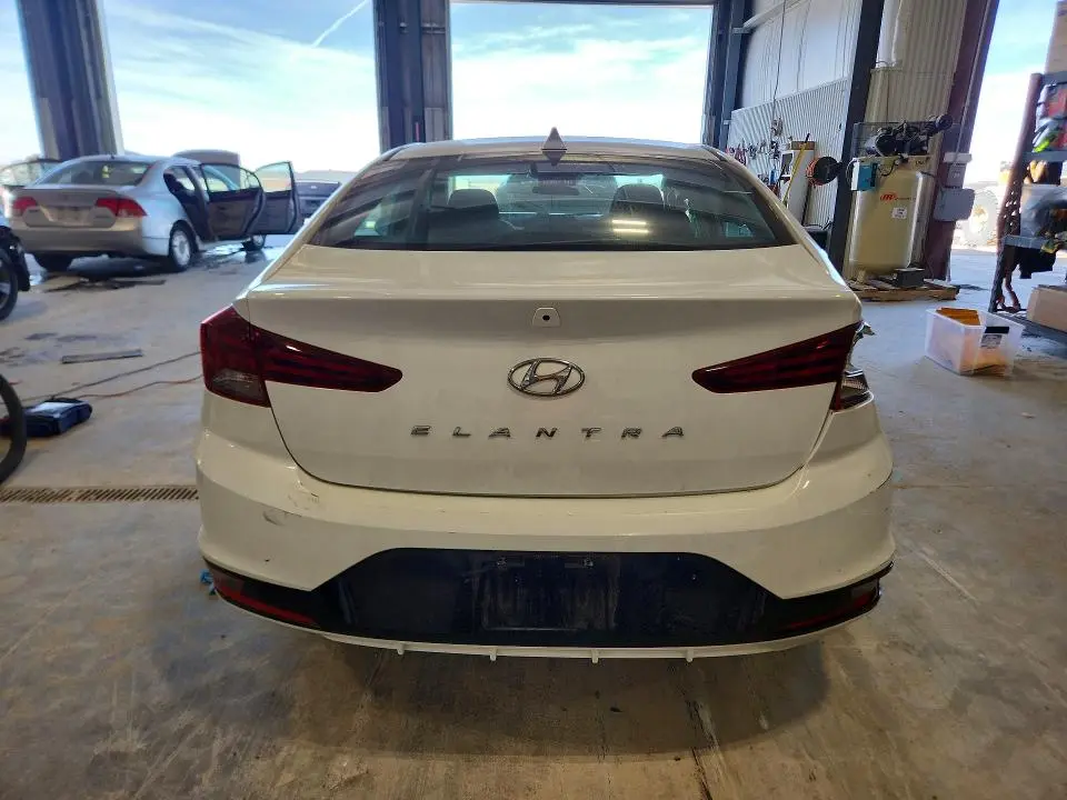 2020 HYUNDAI ELANTRA SEL  