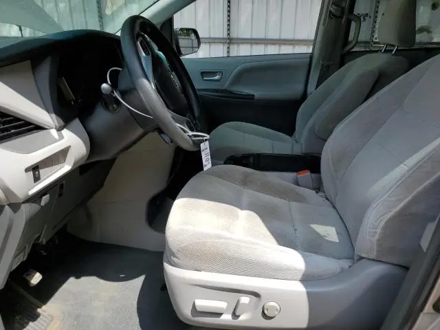 2017 TOYOTA SIENNA LE