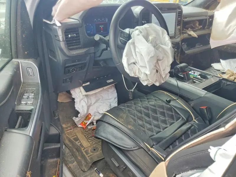 2025 FORD F150 XLT  