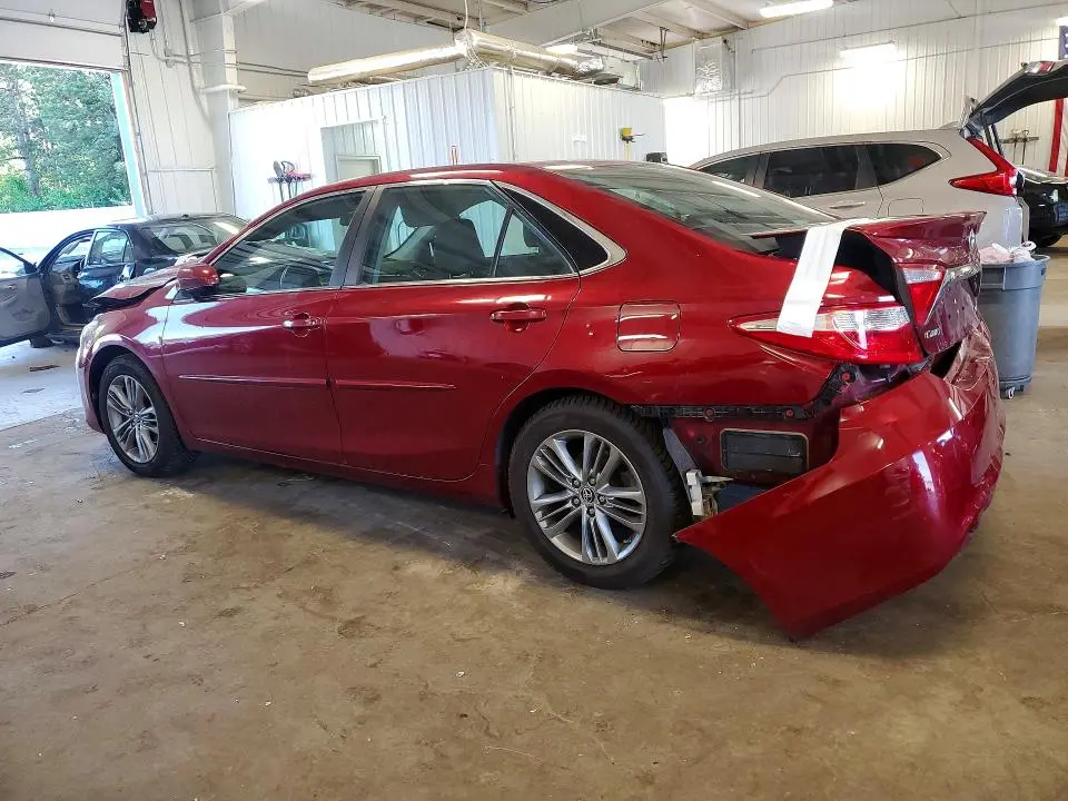 2015 TOYOTA CAMRY SE  