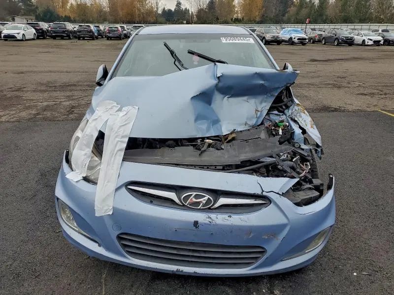 2013 HYUNDAI ACCENT SE  