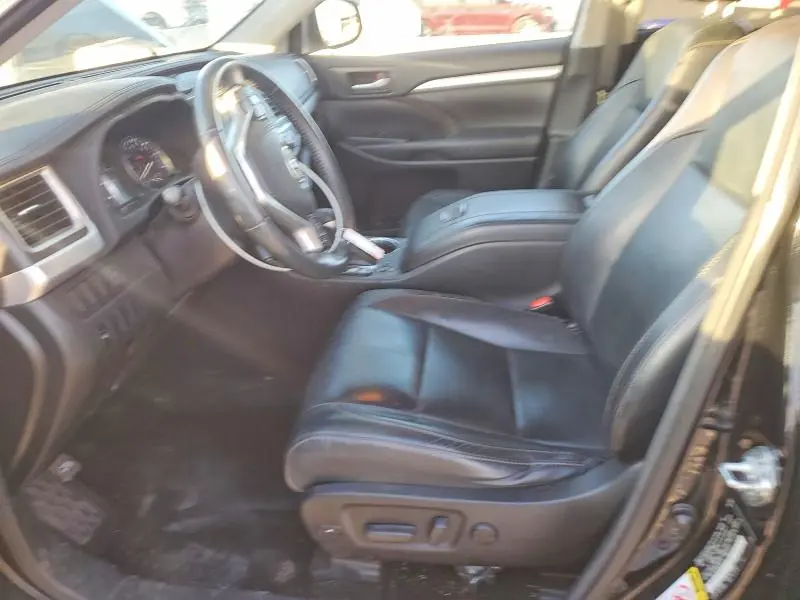 2016 TOYOTA HIGHLANDER XLE  