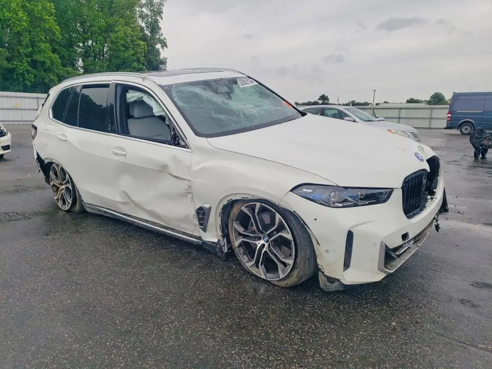 2025 BMW X5 XDRIVE50E  