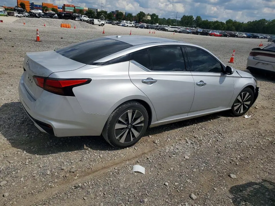 2019 NISSAN ALTIMA SL  