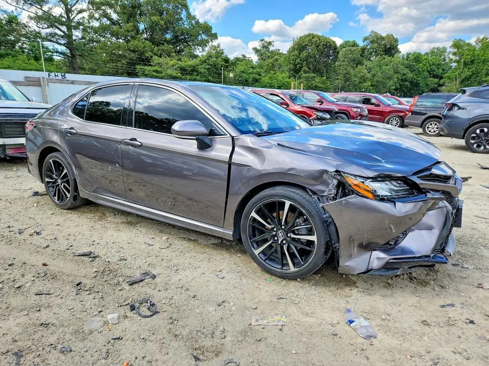 2018 TOYOTA CAMRY XSE  