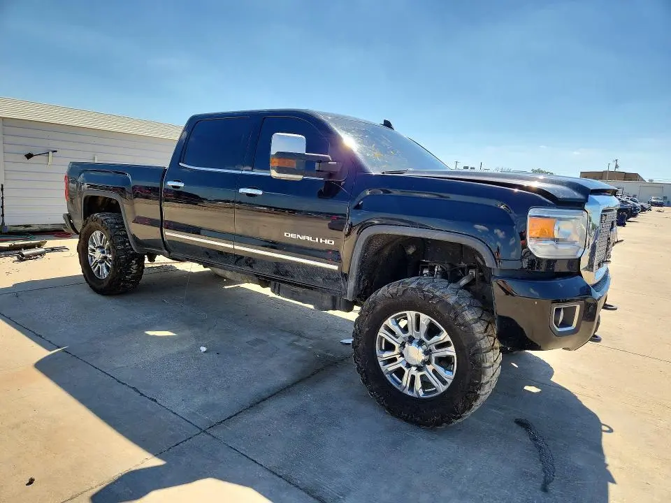 2016 GMC SIERRA K2500 DENALI  