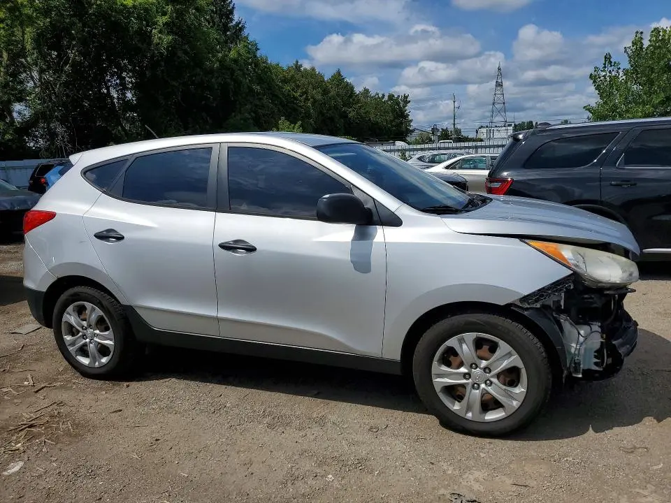 2011 HYUNDAI TUCSON GL  