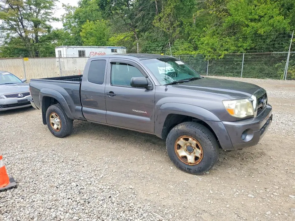 2011 TOYOTA TACOMA BASE  