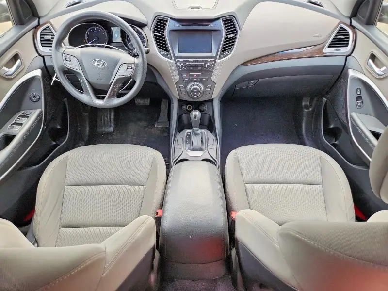 2017 HYUNDAI SANTA FE SE  