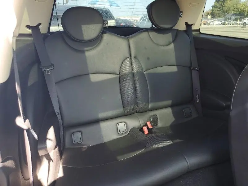 2011 MINI COOPER   