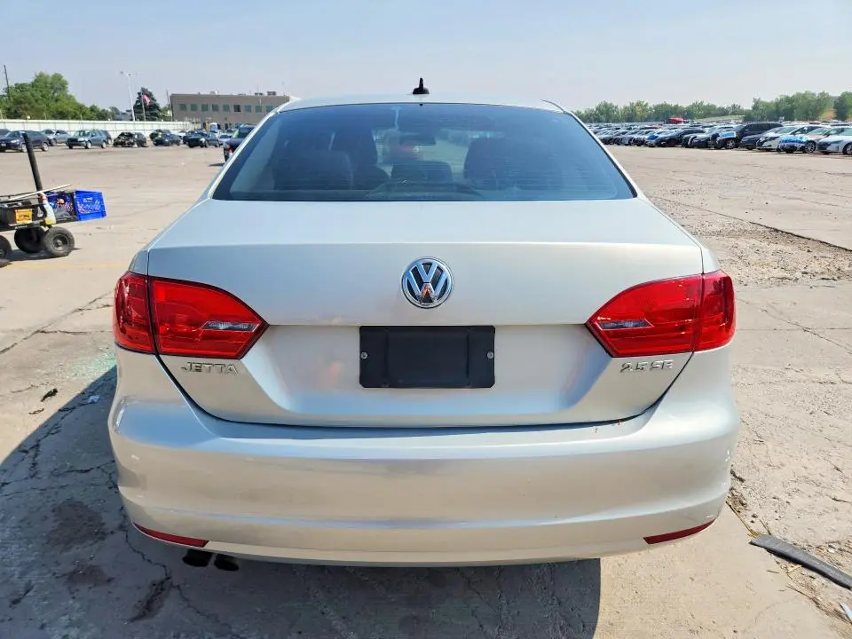 2012 VOLKSWAGEN JETTA SE  