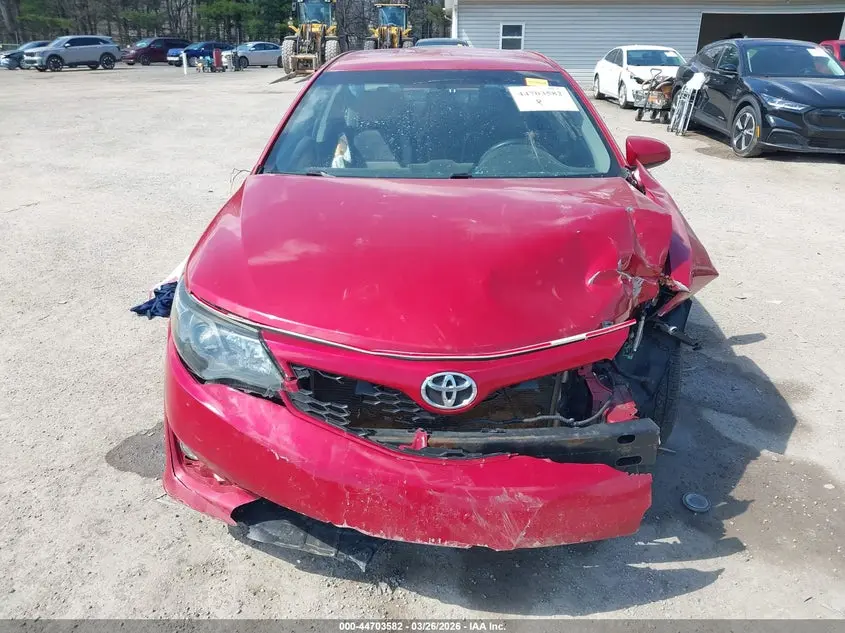 2012 TOYOTA CAMRY SE