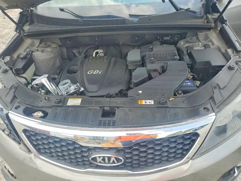 2013 KIA SORENTO LX  