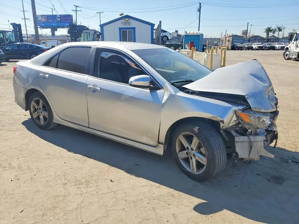 2012 TOYOTA CAMRY SE  